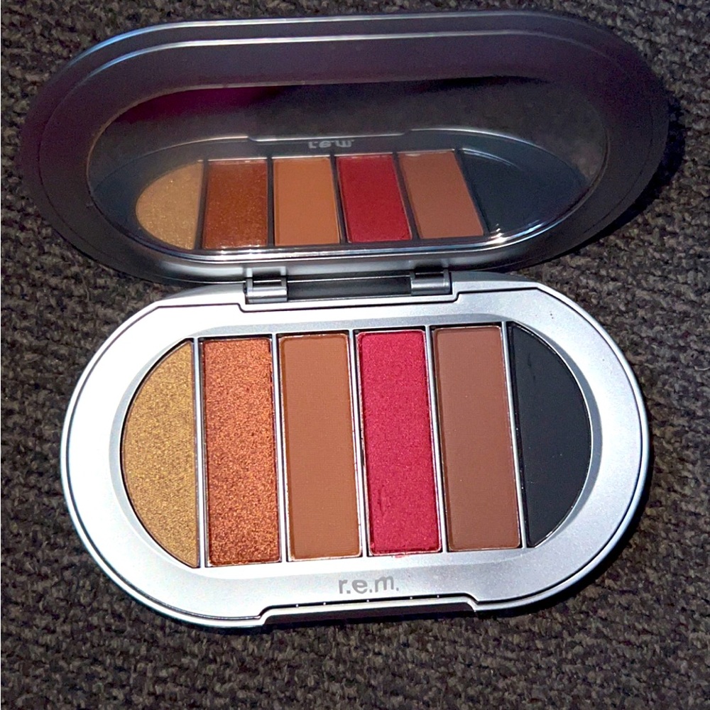 Ariana Grande’s REM beauty Principessa eyeshadow palette Ariana Grande